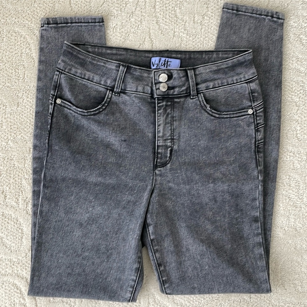 Vylette Dark Grey Skinny Jeans. Size 7/28w.